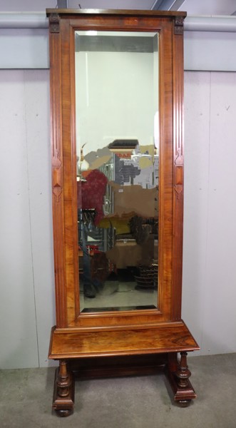 Spegel med konsolbord, nyrenässans, 1800-talets andra hälft_48346a_8dc2eae27bdb0ed_lg.jpeg